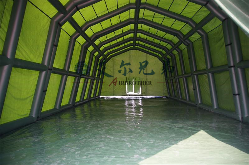 充氣飛機(jī)庫(kù)內(nèi)部